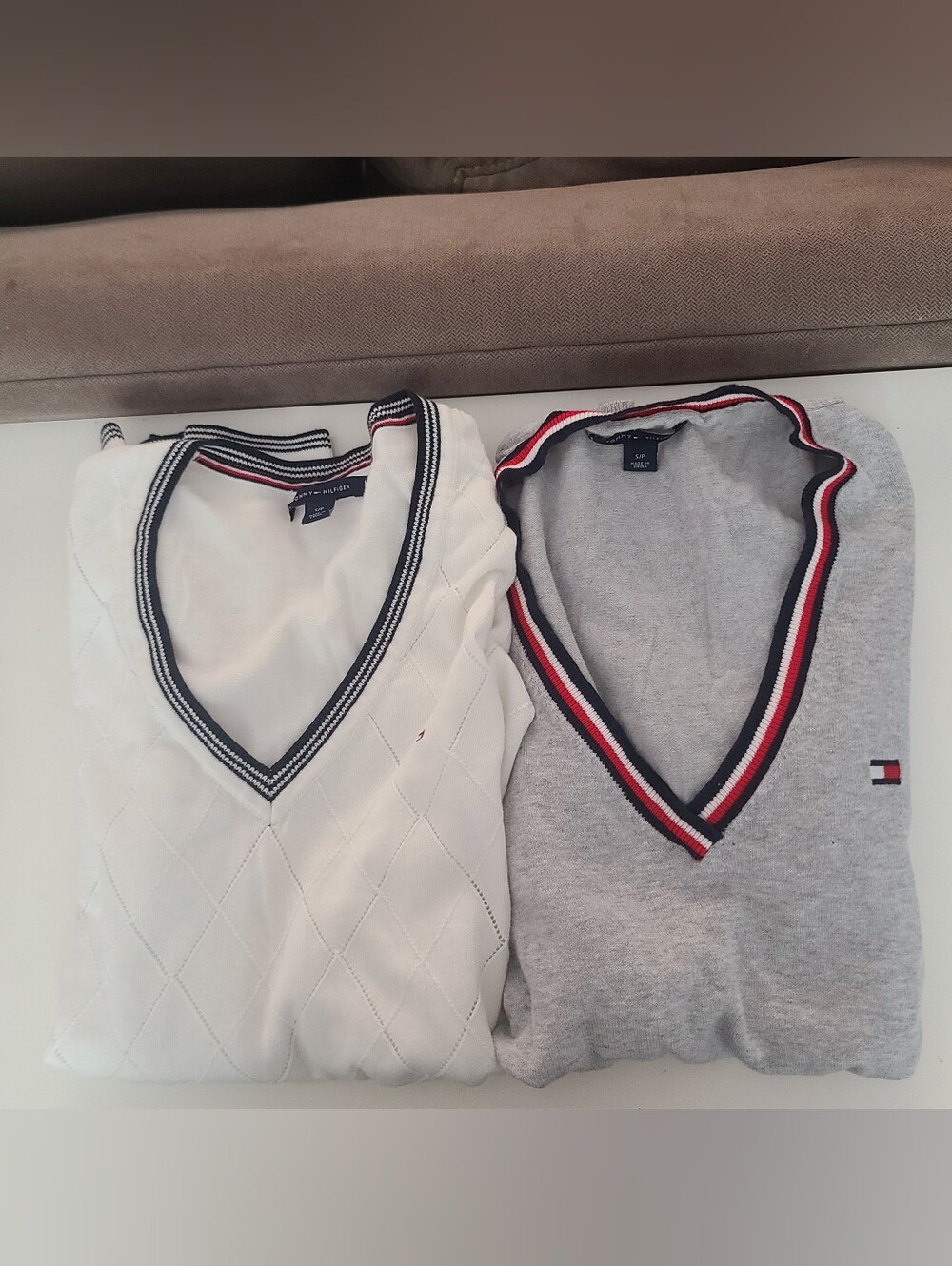 Tommy Hilfiger Womens S Lot Of 2 Gray White Preppy Layering Lightweight Sweaters